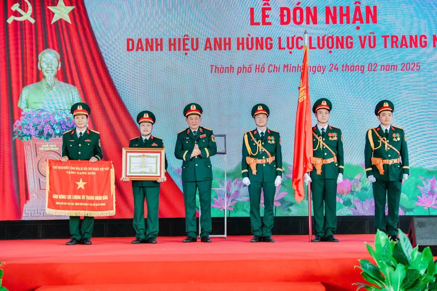 Khoa Hồi sức tích cực Bệnh viện Quân y 175