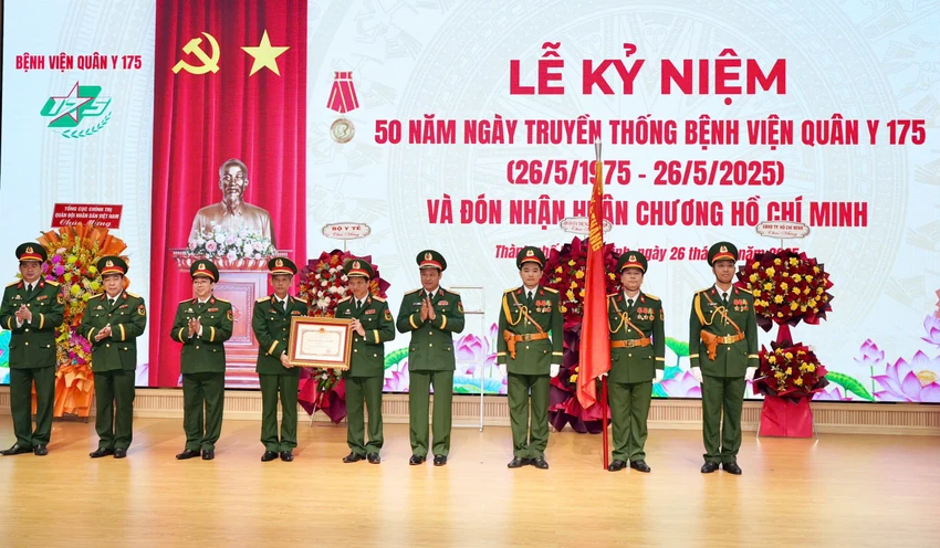 Bệnh viện Quân y 175 đón nhận Huân chương Hồ Chí Minh