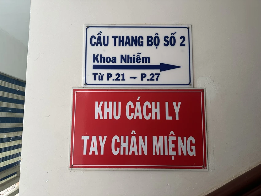 tay-chan-mieng2.jpg