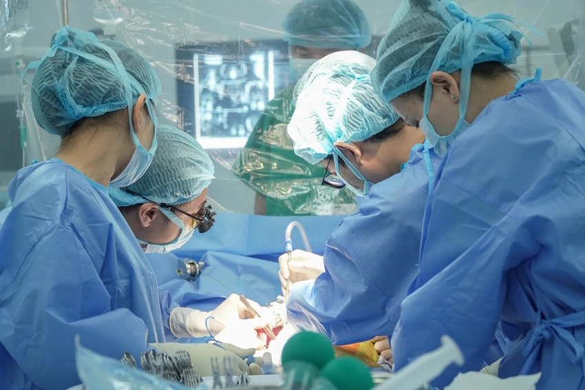 ghép gan cấp cứu
