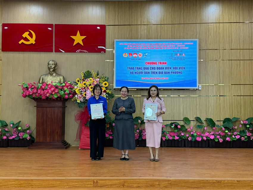 bao-phap-luat-tphcm.jpg