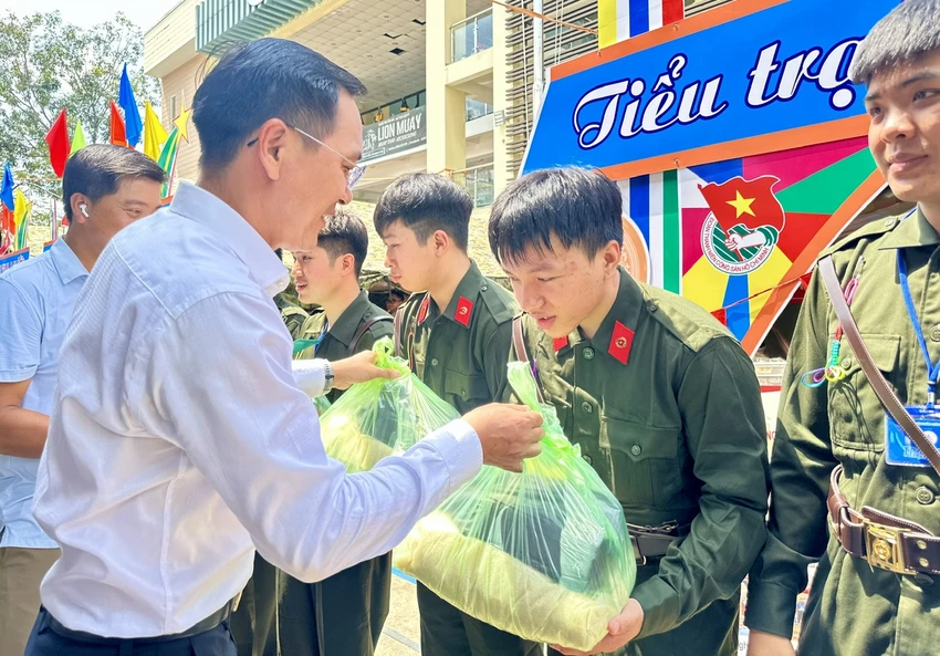 bao-phap-luat-tphcm000000.jpg