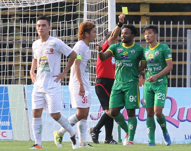 Đội hình chắp vá, HAGL thua ngược chủ nhà ảnh 3 Đội hình chắp vá, HAGL thua ngược chủ nhà ảnh 3