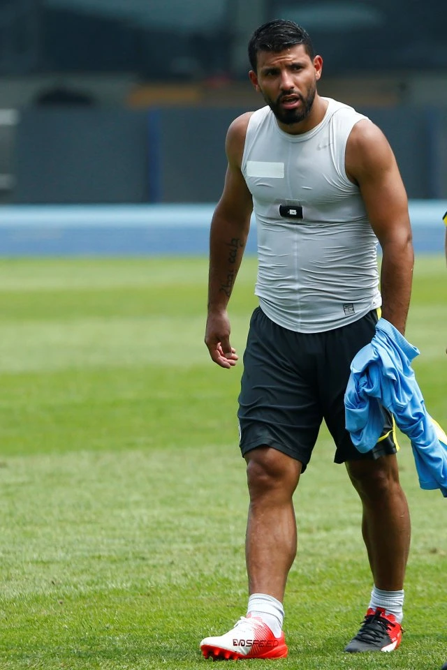 Sergio Aguero bị xem là quá béo và phải nhanh chóng giảm cân 