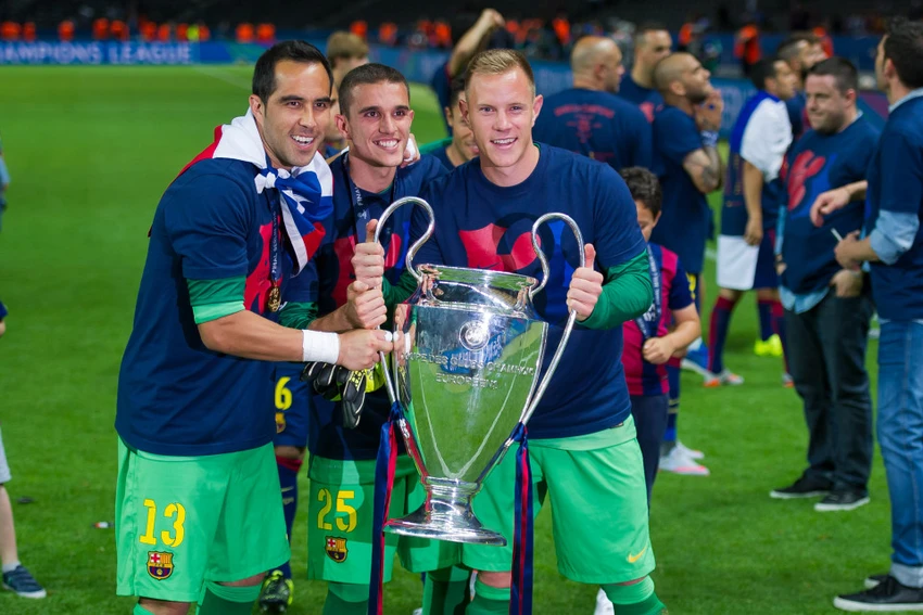 Claudio Bravo chính thức về Man City, Joe Hart 'hết đường sống' ảnh 2 Claudio Bravo và những thành công tại La Liga với "gã khổng lồ Barcelona"