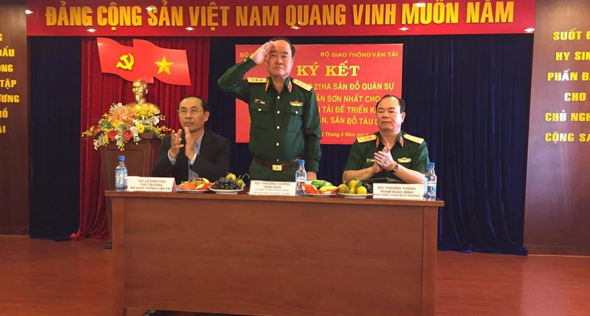 Đang nhận bàn giao 21 ha mở rộng Tân Sơn Nhất ảnh 2 Đang nhận bàn giao 21 ha mở rộng Tân Sơn Nhất ảnh 2