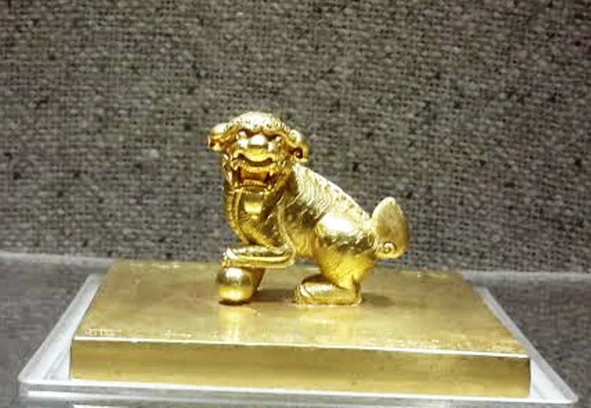 Trưng bày công khai Bảo vật quốc gia bằng vàng ảnh 1