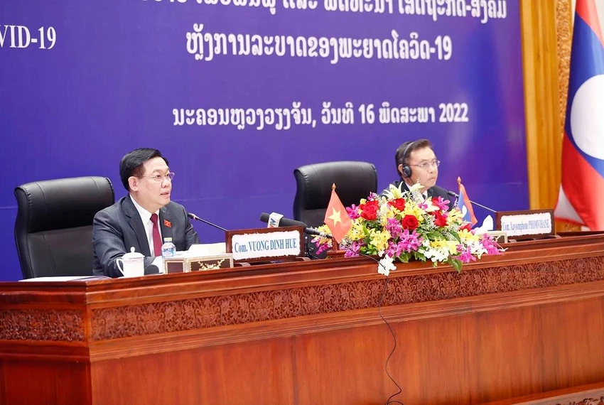 Chủ tịch Quốc hội Vương Đình Huệ và Chủ tịch Quốc hội Lào Saysomphone Phomvihane đồng chủ trì Hội thảo. Ảnh: Doãn Tấn Chủ tịch Quốc hội Vương Đình Huệ và Chủ tịch Quốc hội Lào Saysomphone Phomvihane đồng chủ trì Hội thảo. Ảnh: Doãn Tấn