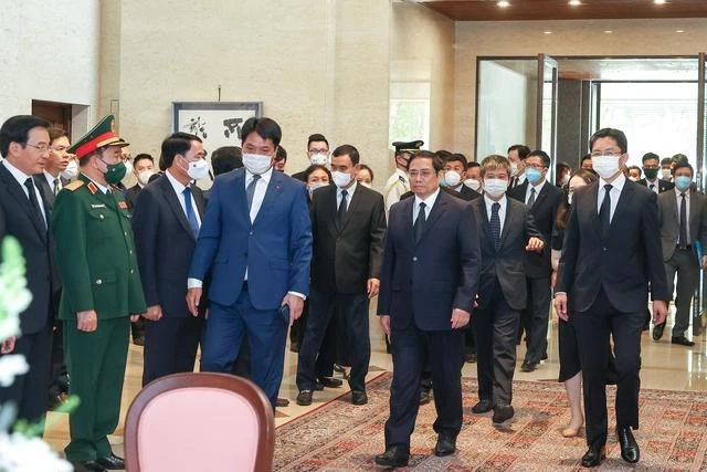 Lãnh đạo Việt Nam viếng cựu Thủ tướng Nhật Bản Abe Shinzo ảnh 1 Lãnh đạo Việt Nam viếng cựu Thủ tướng Nhật Bản Abe Shinzo ảnh 1