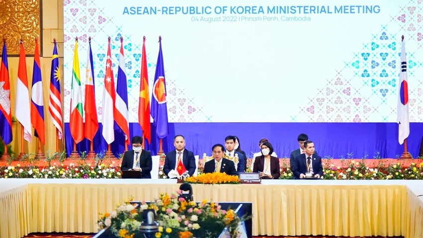 Bộ trưởng Bùi Thanh Sơn nhấn mạnh tầm quan trọng của đối thoại thẳng thắn, hợp tác chân thành. Ảnh: BNG Bộ trưởng Bùi Thanh Sơn nhấn mạnh tầm quan trọng của đối thoại thẳng thắn, hợp tác chân thành. Ảnh: BNG
