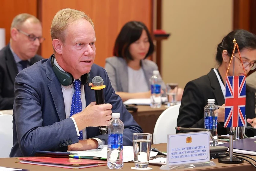 Quốc vụ khanh Bộ Nội vụ Vương quốc Anh Matthew Rycroft. Ảnh: VT Quốc vụ khanh Bộ Nội vụ Vương quốc Anh Matthew Rycroft. Ảnh: VT