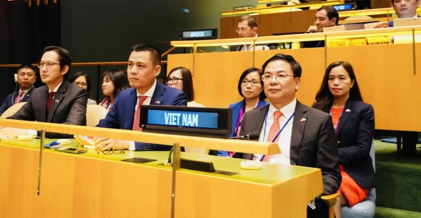 Đoàn Việt Nam tham dự phiên họp bỏ phiếu và công bố kết quả thành viên Hội đồng Nhân quyền Liên hợp quốc nhiệm kỳ 2023-2025. Ảnh: Phái đoàn Việt Nam tại LHQ.