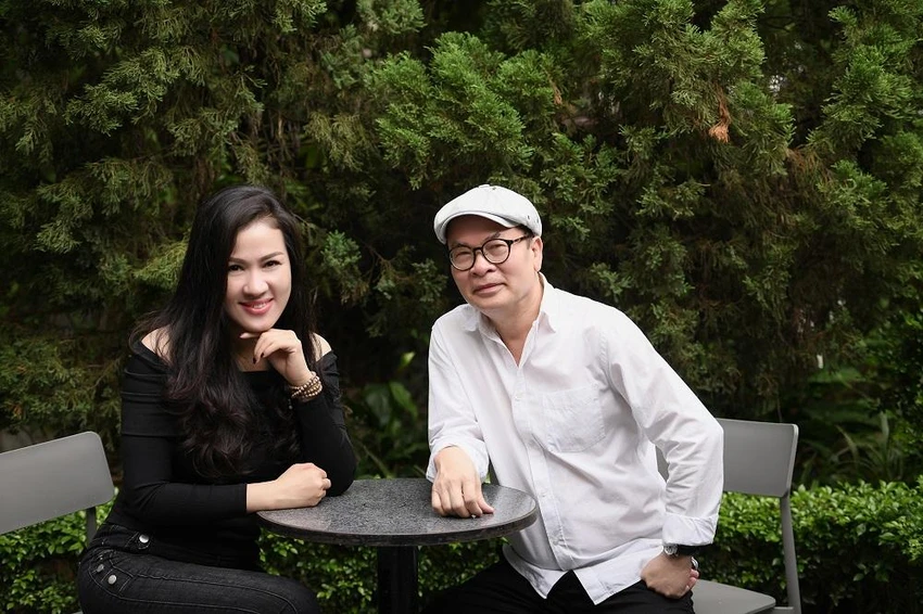 Nhạc sĩ Tuấn Phương và Nhà sản xuất chương trình Ngọc Châm. Nhạc sĩ Tuấn Phương và Nhà sản xuất chương trình Ngọc Châm.