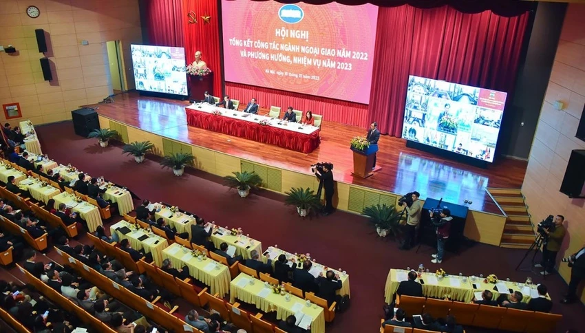 Hội nghị được tổ chức theo hình thức trực tiếp kết hợp trực tuyến tại trụ sở Bộ Ngoại giao với 63 tỉnh, TP trực thuộc Trung ương và 94 cơ quan đại diện Việt Nam ở nước ngoài. Ảnh: TUẤN ANH Hội nghị được tổ chức theo hình thức trực tiếp kết hợp trực tuyến tại trụ sở Bộ Ngoại giao với 63 tỉnh, TP trực thuộc Trung ương và 94 cơ quan đại diện Việt Nam ở nước ngoài. Ảnh: TUẤN ANH