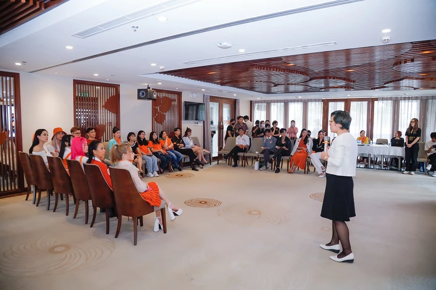 Chương trình thu hút gần gần 30 người có tầm ảnh hưởng, gồm ca sĩ, diễn viên, nhà văn, tiktoker, MC... tham dự. Ảnh: VT Chương trình thu hút gần gần 30 người có tầm ảnh hưởng, gồm ca sĩ, diễn viên, nhà văn, tiktoker, MC... tham dự. Ảnh: VT