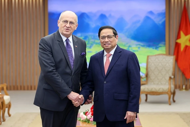 Thủ tướng Chính phủ Phạm Minh Chính tại buổi tiếp Bộ trưởng Ngoại giao Cộng hòa Ba Lan Zbigniew Rau. Ảnh: VGP. Thủ tướng Chính phủ Phạm Minh Chính tại buổi tiếp Bộ trưởng Ngoại giao Cộng hòa Ba Lan Zbigniew Rau