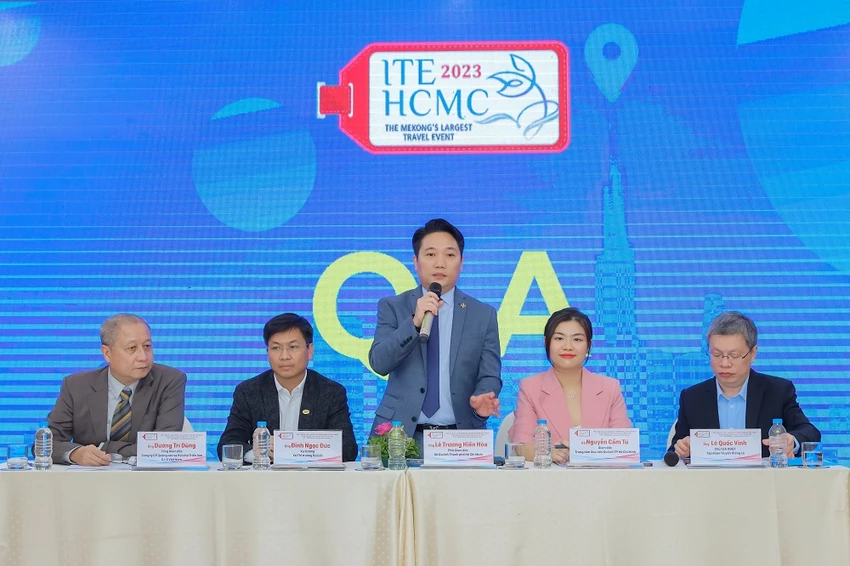 Ông Lê Trương Hiền Hòa, Phó Giám đốc Sở Du lịch TP.HCM trả lời câu hỏi của báo chí. Ông Lê Trương Hiền Hòa, Phó Giám đốc Sở Du lịch TP.HCM trả lời câu hỏi của báo chí.