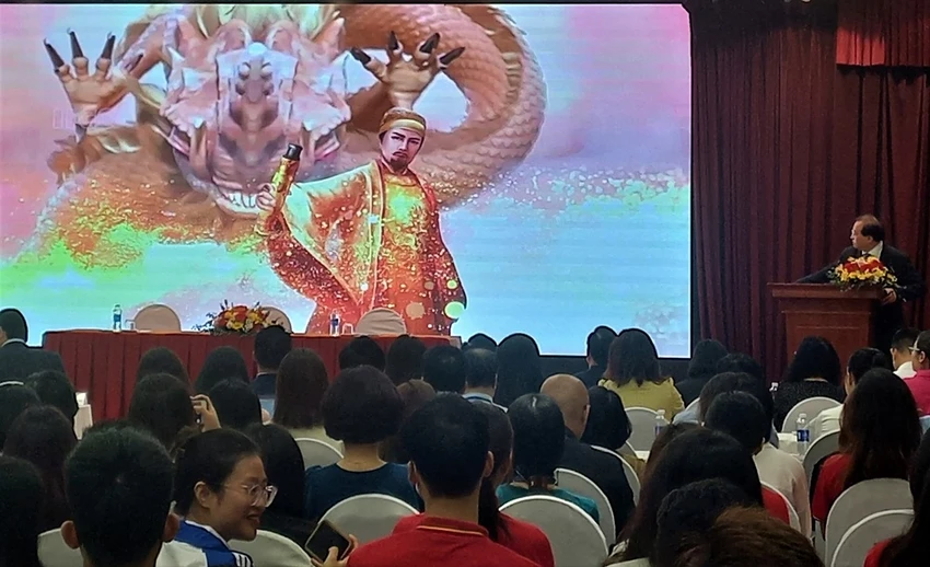 Thứ trưởng Tạ Quang Đông giới thiệu về đề án 'Tứ đại cảnh – Huyền thoại Việt Nam'. Thứ trưởng Tạ Quang Đông giới thiệu về đề án 'Tứ đại cảnh – Huyền thoại Việt Nam'.
