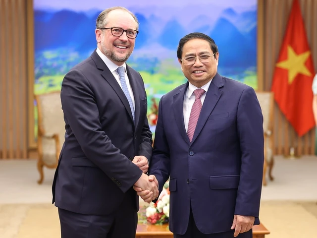 Thủ tướng Phạm Minh Chính và Bộ trưởng Ngoại giao Cộng hòa Áo Alexander Schallenberg - Ảnh: VGP.