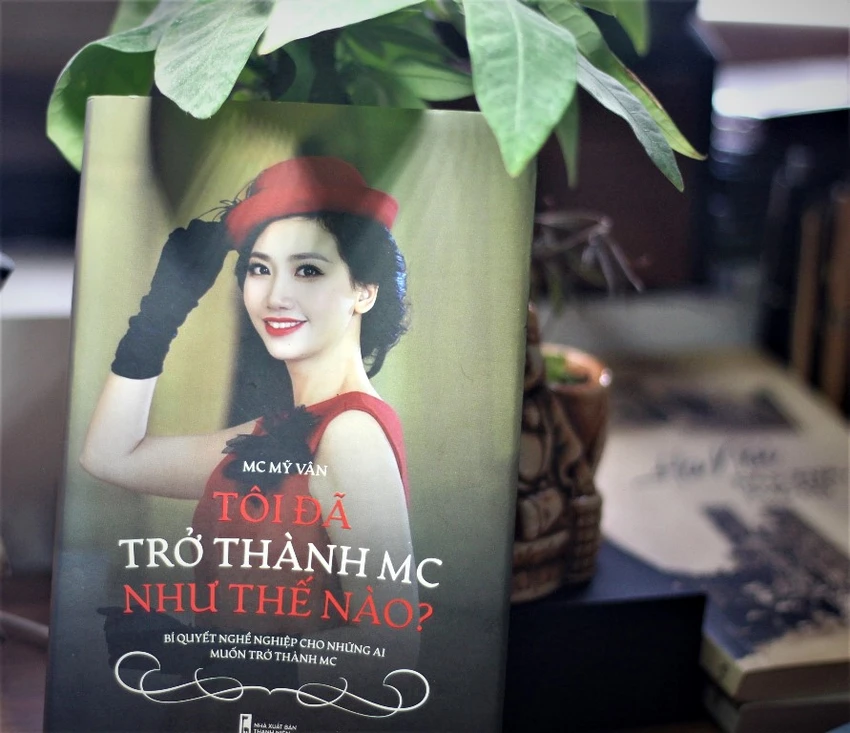 Bìa cuốn sách. Bìa cuốn sách.