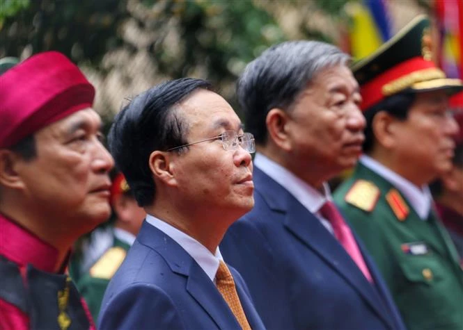 Chủ tịch nước Võ Văn Thưởng cùng lãnh đạo cấp cao của Đảng, Nhà nước làm lễ tại Đền Thượng. Ảnh: TTXVN. Chủ tịch nước Võ Văn Thưởng cùng lãnh đạo cấp cao của Đảng, Nhà nước làm lễ tại Đền Thượng. Ảnh: TTXVN.