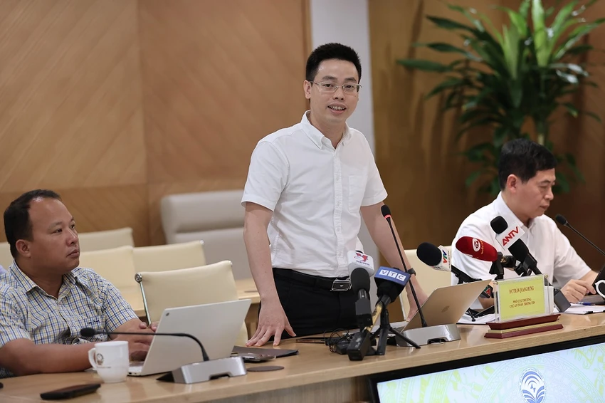 Ông Trần Quang Hưng, Phó Cục trưởng Cục An toàn thông tin thông tin về cuộc gọi video deepfake. Ảnh: Bộ TT&amp;TT.