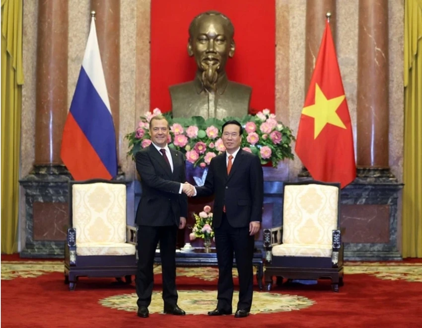 Chủ tịch nước Võ Văn Thưởng và Chủ tịch Đảng nước Nga Thống nhất, Phó Chủ tịch Hội đồng an ninh Nga Dmitry Medvedev. Ảnh: TTXVN. Chủ tịch nước Võ Văn Thưởng và Chủ tịch Đảng nước Nga Thống nhất, Phó Chủ tịch Hội đồng an ninh Nga Dmitry Medvedev. Ảnh: TTXVN.