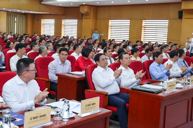 Thủ tướng Phạm Minh Chính và các đại biểu tham dự buổi làm việc với Hội Nhà báo Việt Nam. Ảnh: VGP. Thủ tướng Phạm Minh Chính và các đại biểu tham dự buổi làm việc với Hội Nhà báo Việt Nam. Ảnh: VGP.