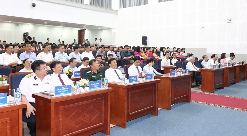 Hội thảo đã đưa ra được các giải pháp đồng bộ trong việc đảm bảo an ninh quốc gia nói chung, an ninh mạng nói riêng. Hội thảo đã đưa ra được các giải pháp đồng bộ trong việc đảm bảo an ninh quốc gia nói chung, an ninh mạng nói riêng.
