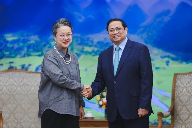 Thủ tướng Phạm Minh Chính và bà Armida Salsiah Alisjahbana, Phó Tổng Thư ký Liên Hợp Quốc kiêm Thư ký Điều hành ESCAP - Ảnh: VGP. Thủ tướng Phạm Minh Chính và bà Armida Salsiah Alisjahbana, Phó Tổng Thư ký Liên Hợp Quốc kiêm Thư ký Điều hành ESCAP - Ảnh: VGP.