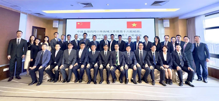 Hai đoàn đại biểu tham gia đàm phán vòng XVI Nhóm công tác. Ảnh: TG&amp;VN.