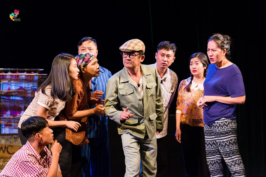 Các nghệ sĩ trong vở diễn 'Ai là thủ phạm'. Ảnh" NHTT. Các nghệ sĩ trong vở diễn 'Ai là thủ phạm'. Ảnh" NHTT.
