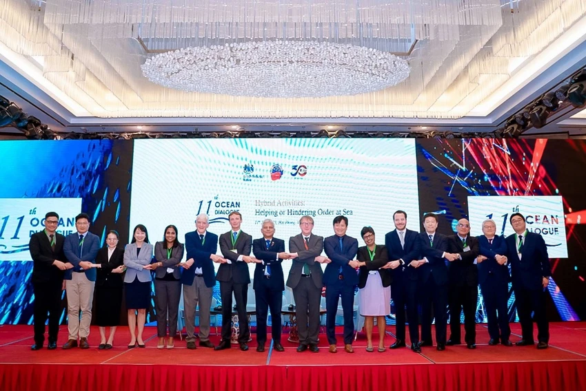 Đối thoại có sự tham gia của hơn 100 đại biểu tham dự trực tiếp. Ảnh: BNG Đối thoại có sự tham gia của hơn 100 đại biểu tham dự trực tiếp. Ảnh: BNG