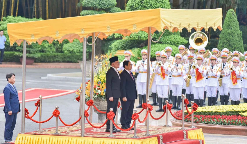 Thủ tướng Phạm Minh Chính chủ trì Lễ đón Thủ tướng Malaysia - Anwar Ibrahim và Phu nhân. Ảnh: TG&VN. Thủ tướng Phạm Minh Chính chủ trì Lễ đón Thủ tướng Malaysia - Anwar Ibrahim và Phu nhân. Ảnh: TG&VN.