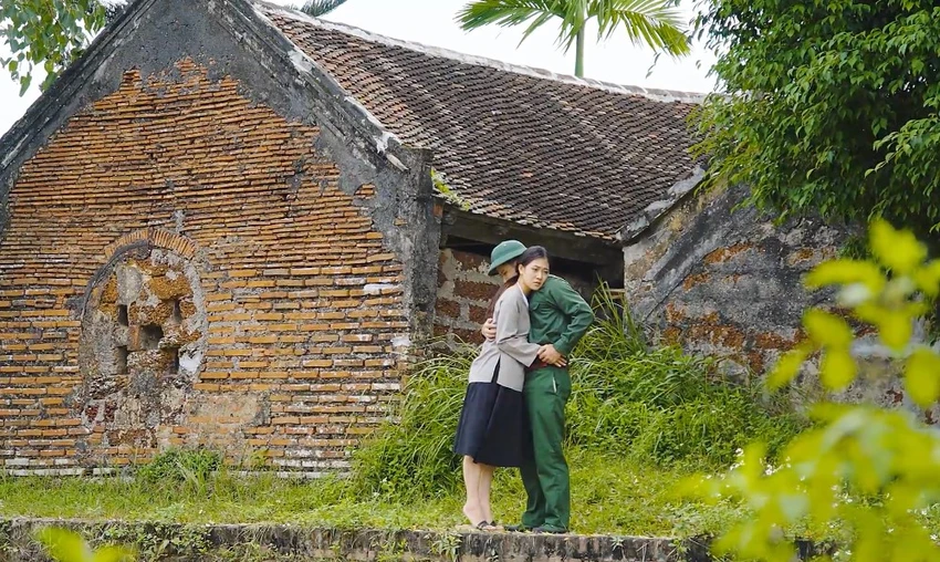 Hình ảnh trong MV. Hình ảnh trong MV.