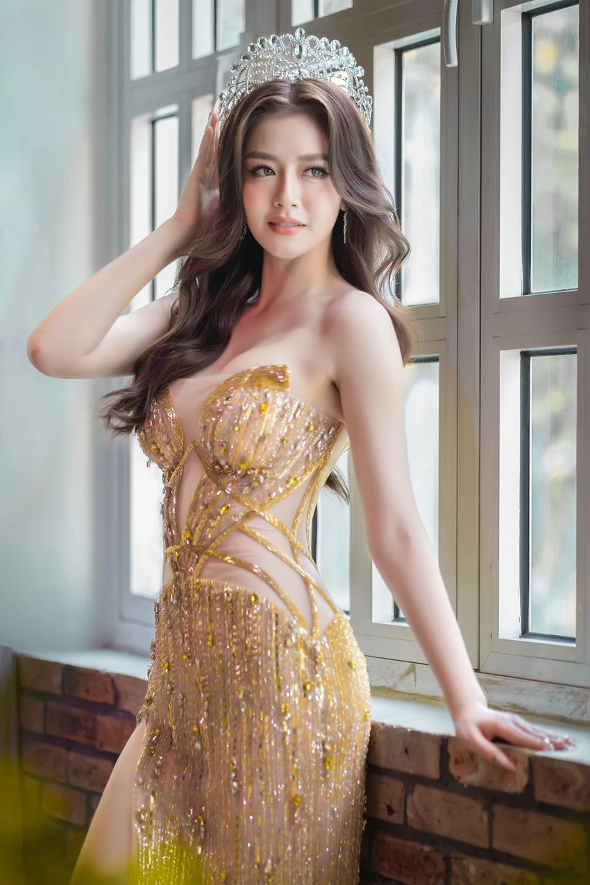 Cô sở hữu chiều cao 1,75m, cân nặng: 55kg, chỉ số ba vòng “vàng”: 85-60-95. Ảnh: DŨNG MÔ MÔ Cô sở hữu chiều cao 1,75m, cân nặng: 55kg, chỉ số ba vòng “vàng”: 85-60-95. Ảnh: DŨNG MÔ MÔ