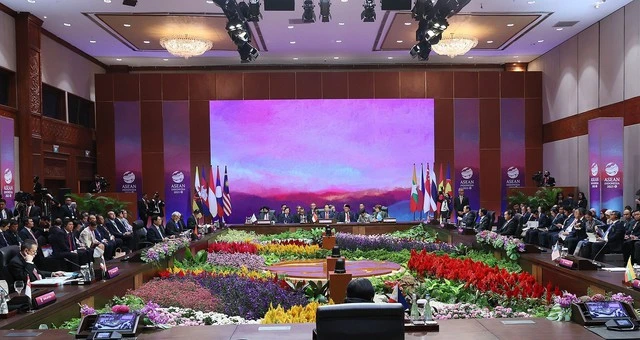 Tại phiên toàn thể, Thủ tướng Chính phủ Phạm Minh Chính chia sẻ nhận định chung về một năm 2023 nhiều biến động. Ảnh: VGP Tại phiên toàn thể, Thủ tướng Chính phủ Phạm Minh Chính chia sẻ nhận định chung về một năm 2023 nhiều biến động. Ảnh: VGP