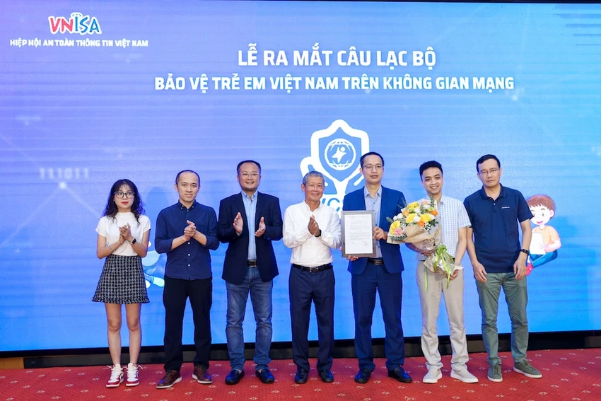 tre-em-khong-gian-mang-1.jpg