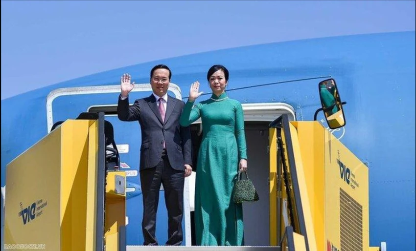 chu-tich-nuoc-vo-van-thuong-va-phu-nhan-se-tham-chinh-thuc-nhat-ban.png