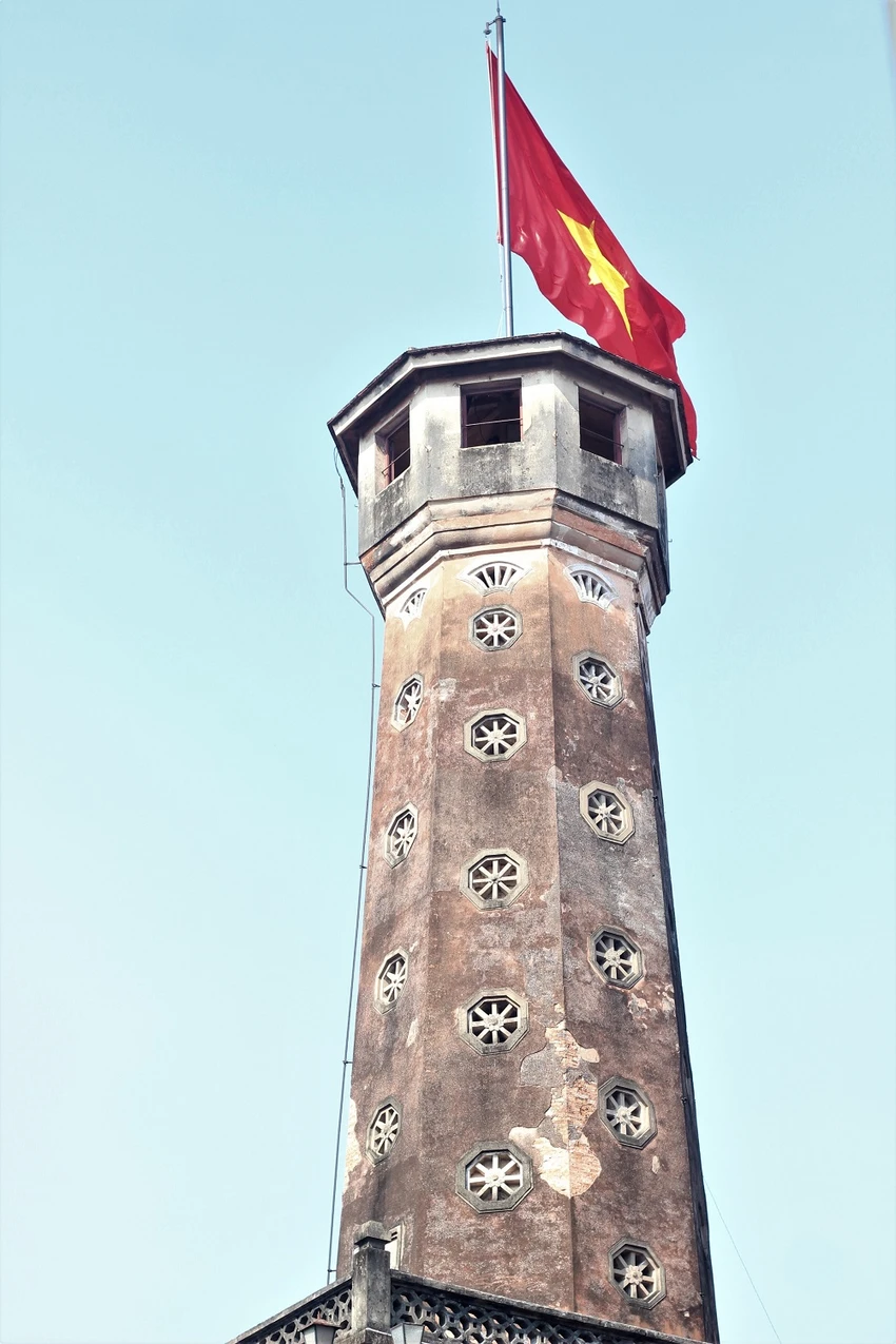 thu-tuong-pham-minh-chinh-va-thu-tuong-belarus-uong-ca-phe-tham-cot-co-ha-noi-2.jpg