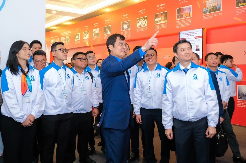 phat-huy-vai-tro-sinh-vien-trong-xay-dung-bao-ve-dang-va-he-thong-chinh-tri-post0.html.jpg