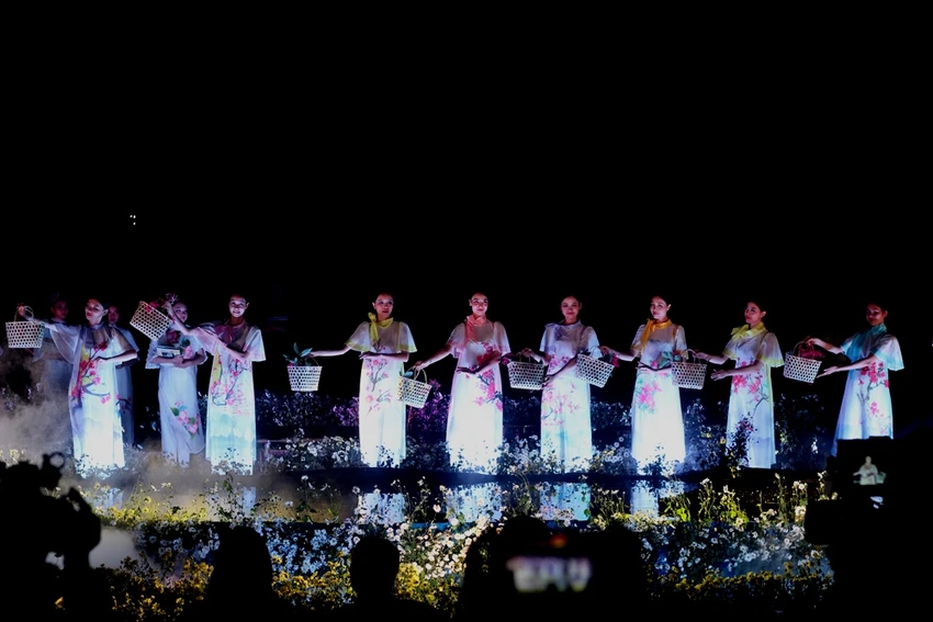 san-van-mieu-dong-nghit-nguoi-khi-tro-thanh-san-dien-thoi-trang-2-9426.jpg