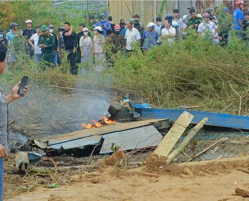 máy bay quân sự