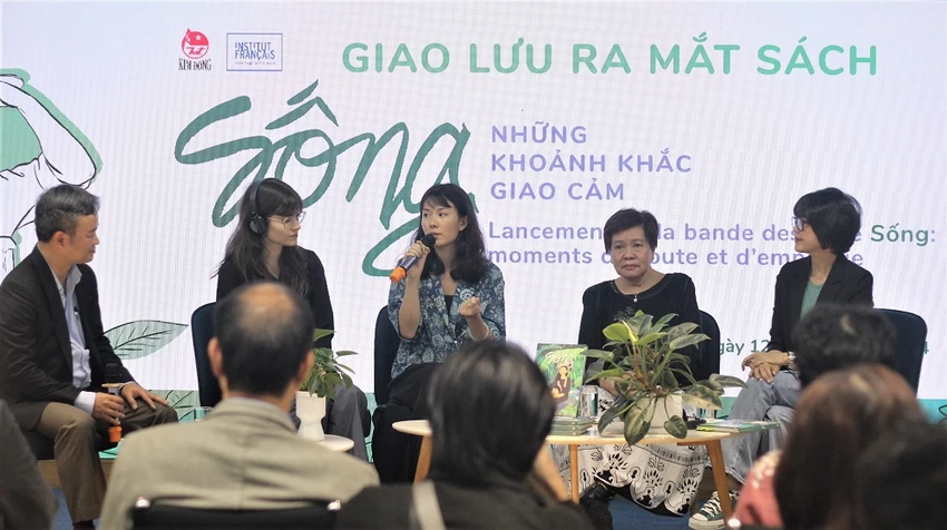 song-cuon-tieu-thuyet-bang-tranh-ke-chuyen-chien-khu-thoi-ky-khang-chien-2.jpg