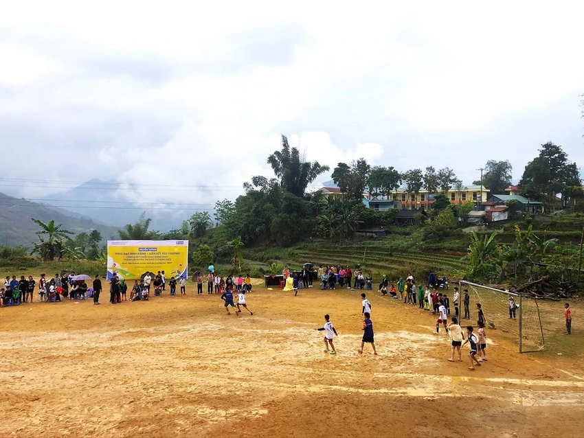 Giải bóng đá