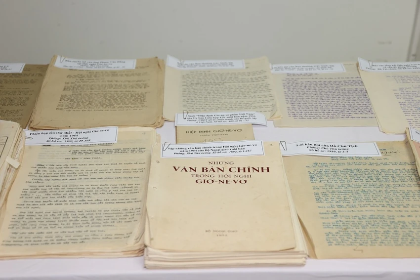 tai-lieu-tai-hien-cuoc-chien-dau-cua-quan-dan-ta-lam-nen-chien-thang-dien-bien-phu-2.jpg