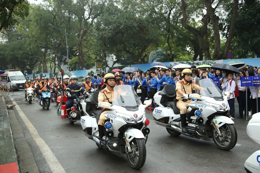 nam-2023-giam-1-922-nguoi-chet-vi-tai-nan-giao-thong-so-voi-nam-2022.jpg