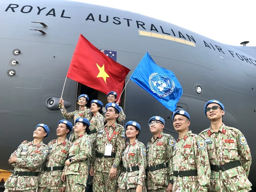luc-luong-gin-giu-hoa-binh-viet-nam-da-quang-ba-hinh-anh-nguoi-linh-mu-noi-xanh-viet-nam-2.jpg