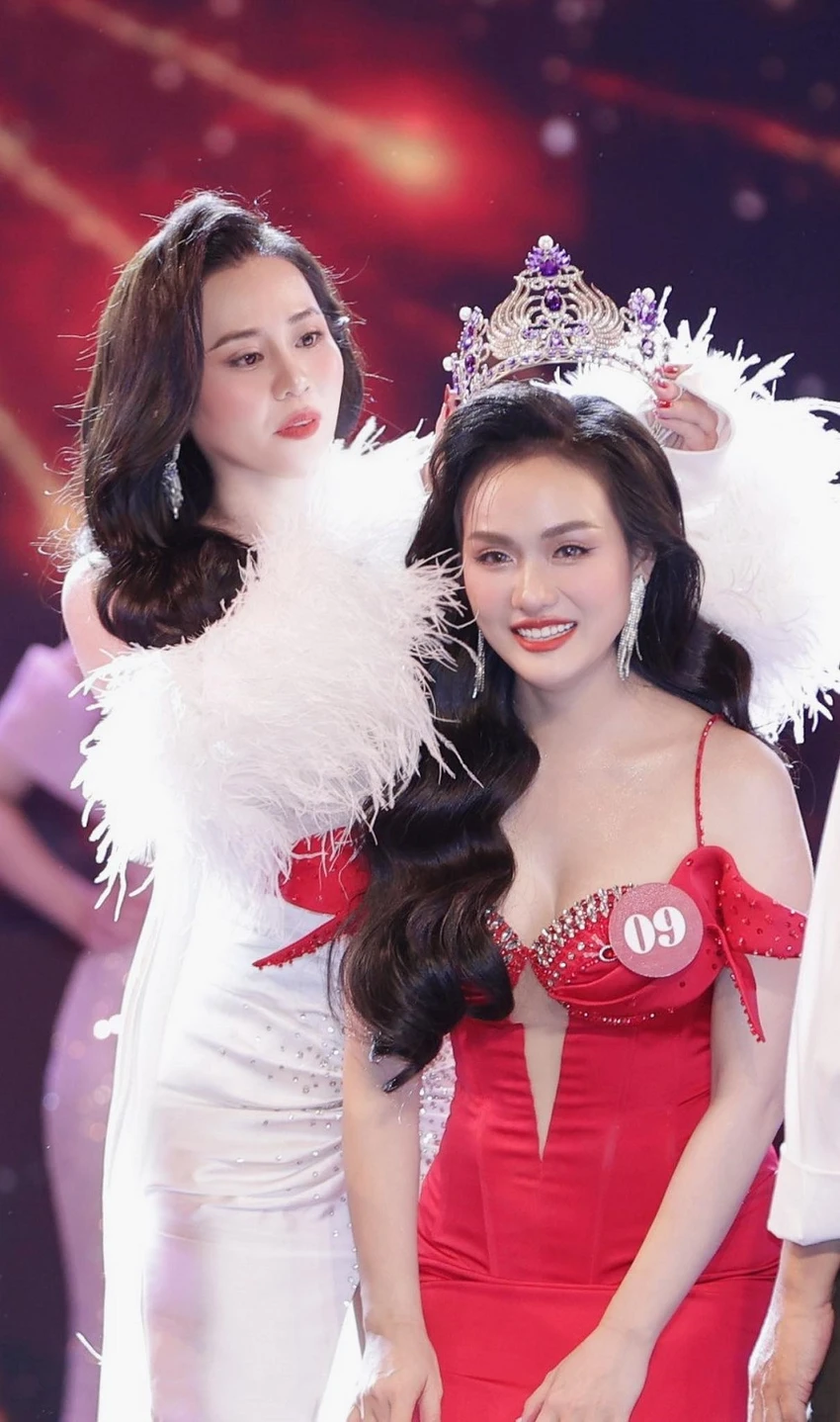 Hoa hậu Quý bà Trái đất Việt Nam