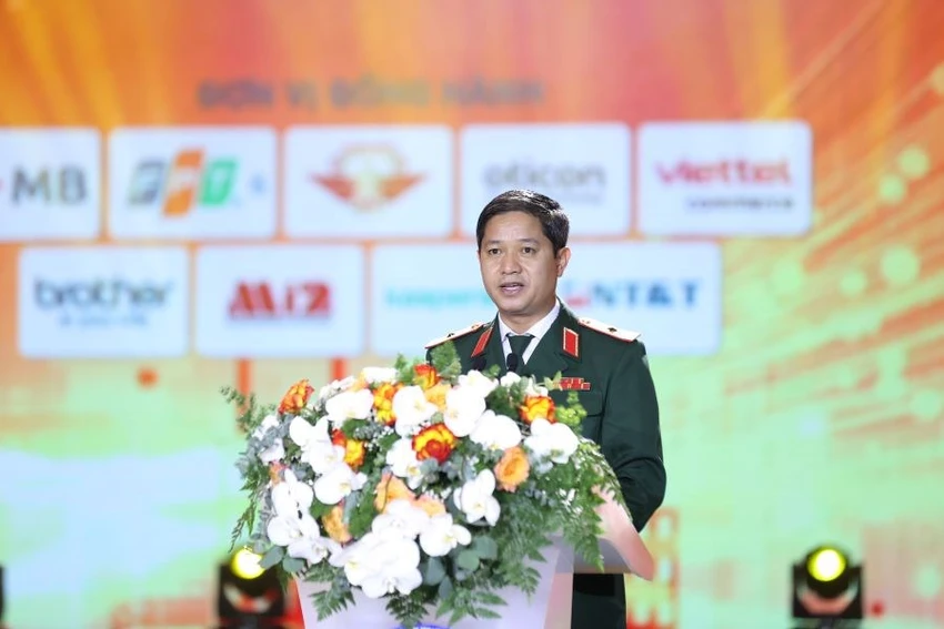 vinh-quang-tham-lang-tri-an-gan-1000-liet-si-co-yeu-hy-sinh-.jpg